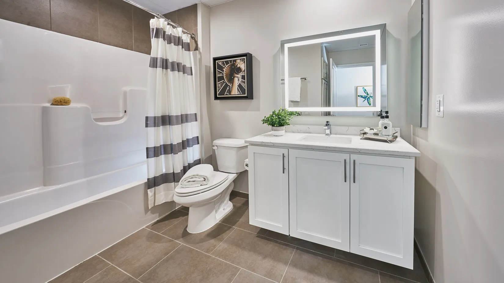 LUXURY APARTMENTS IN NORTH ARLINGTON VA