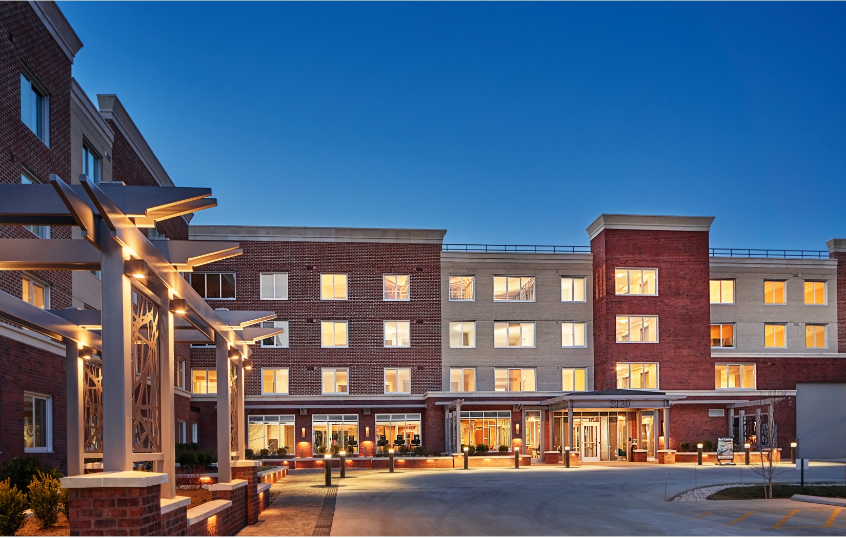 LUXURY APARTMENTS IN NORTH ARLINGTON VA