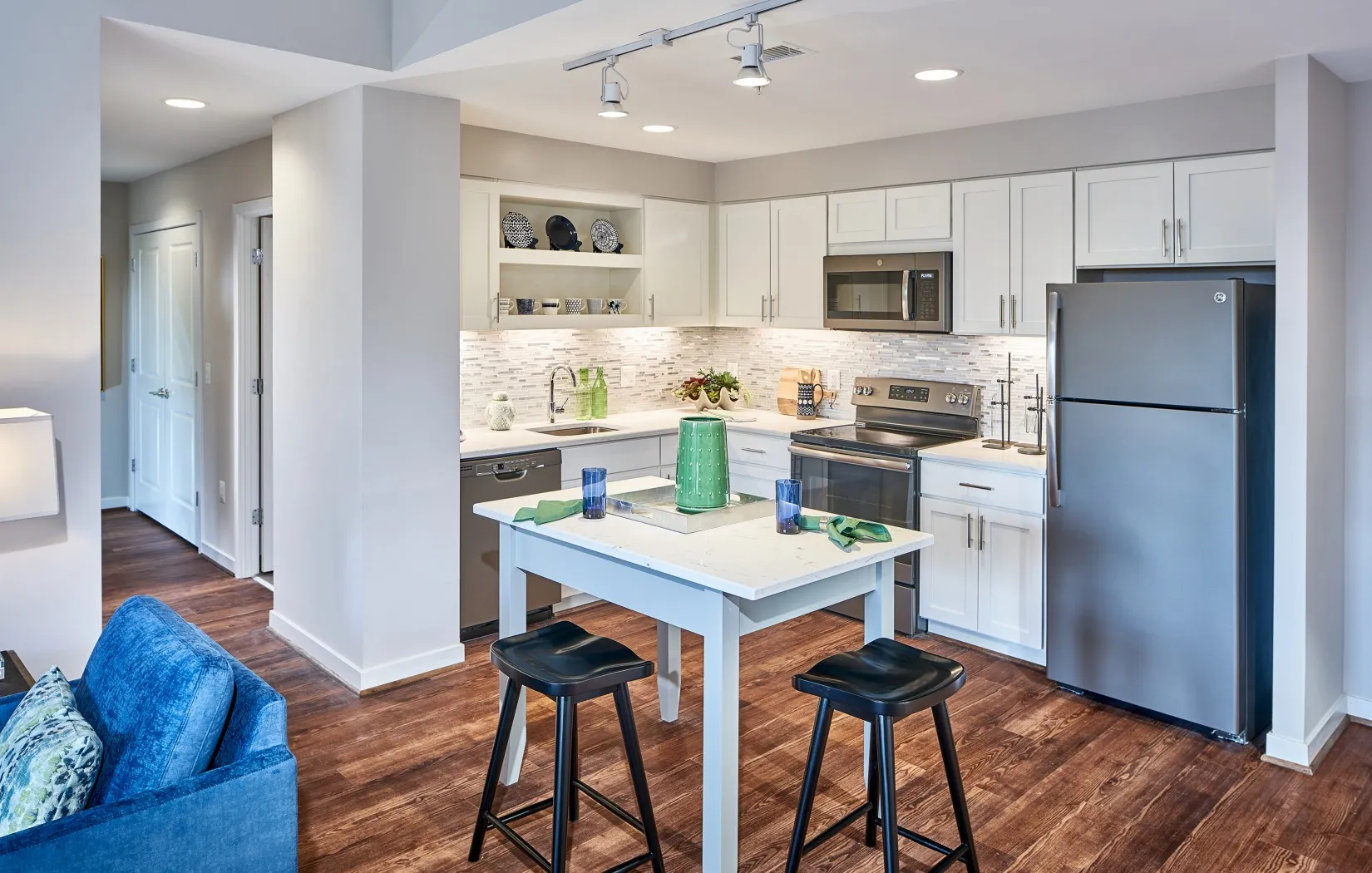 LUXURY APARTMENTS IN NORTH ARLINGTON VA
