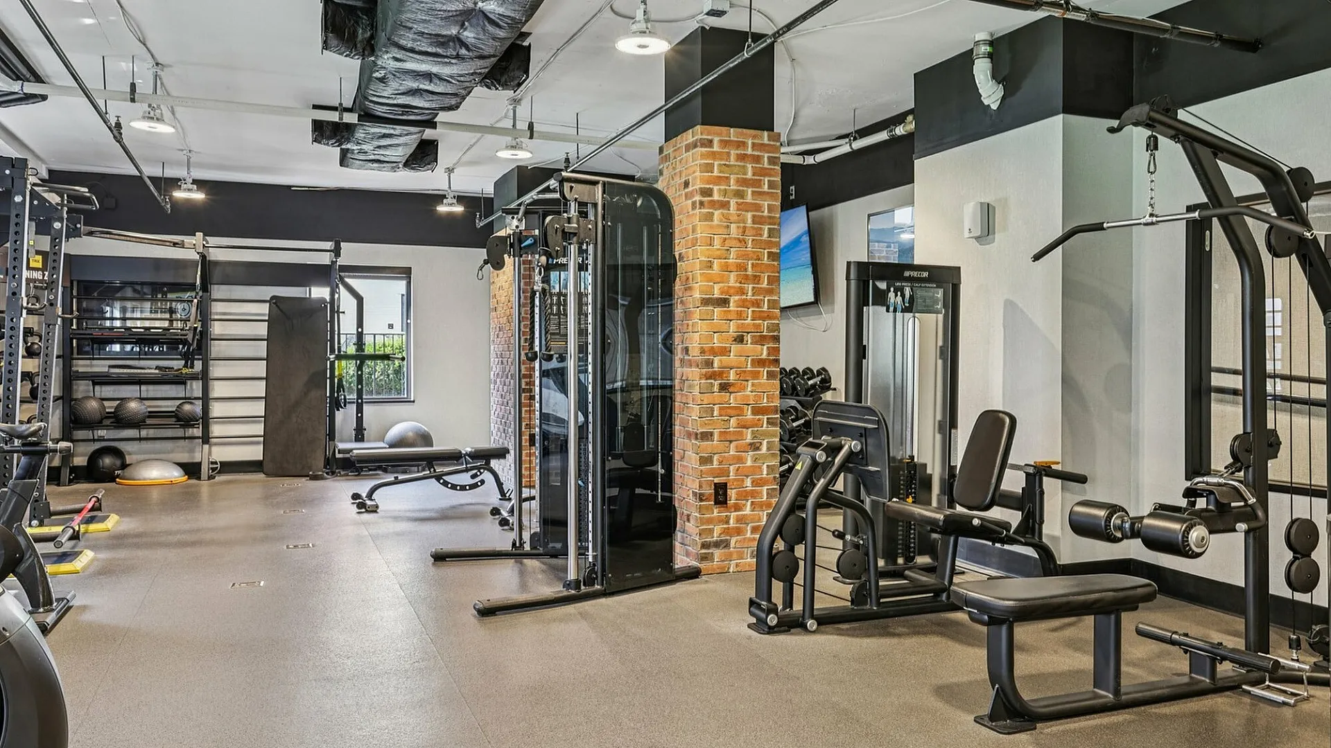 Community Fitness Cetner | Luxury Apts in Arlington VA | Wildwood Park