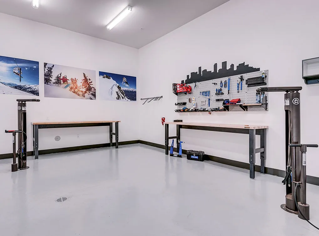 Bike/Ski/Snowboard Repair Shop