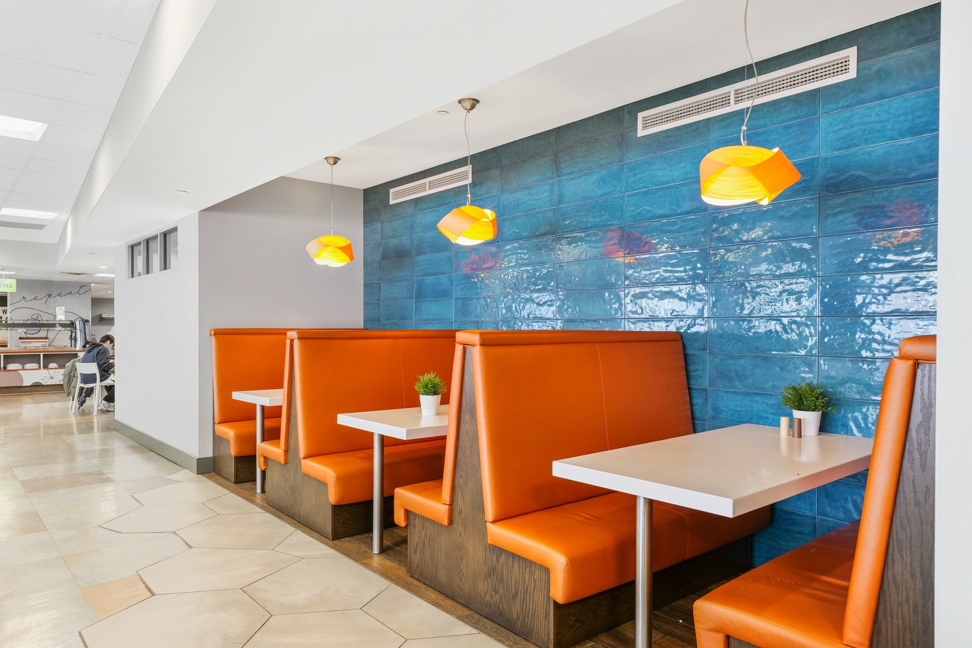 Illini Tower Apartments In Champaign, IL