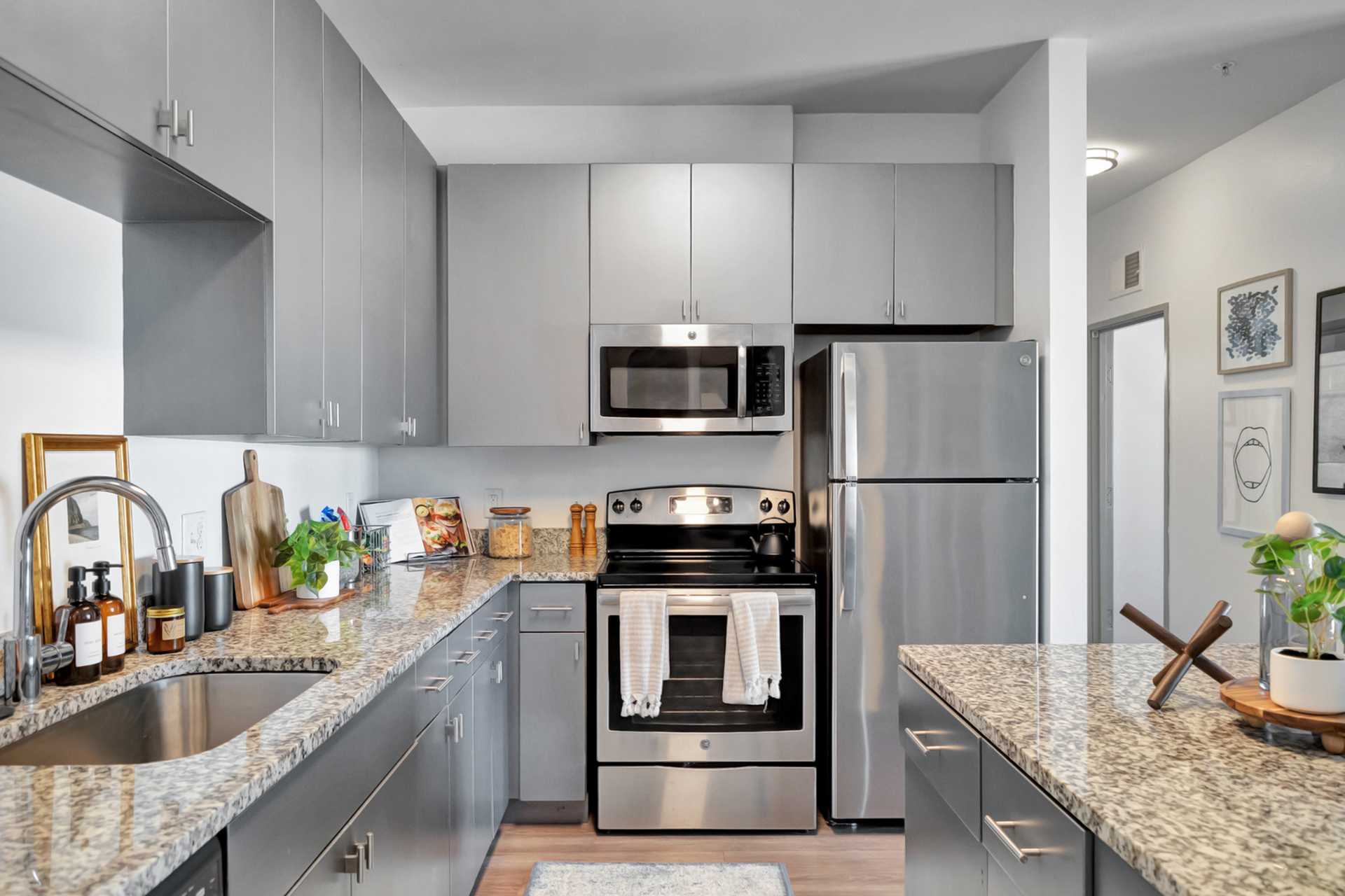 The Rowe Apartments | Tallahassee, FL