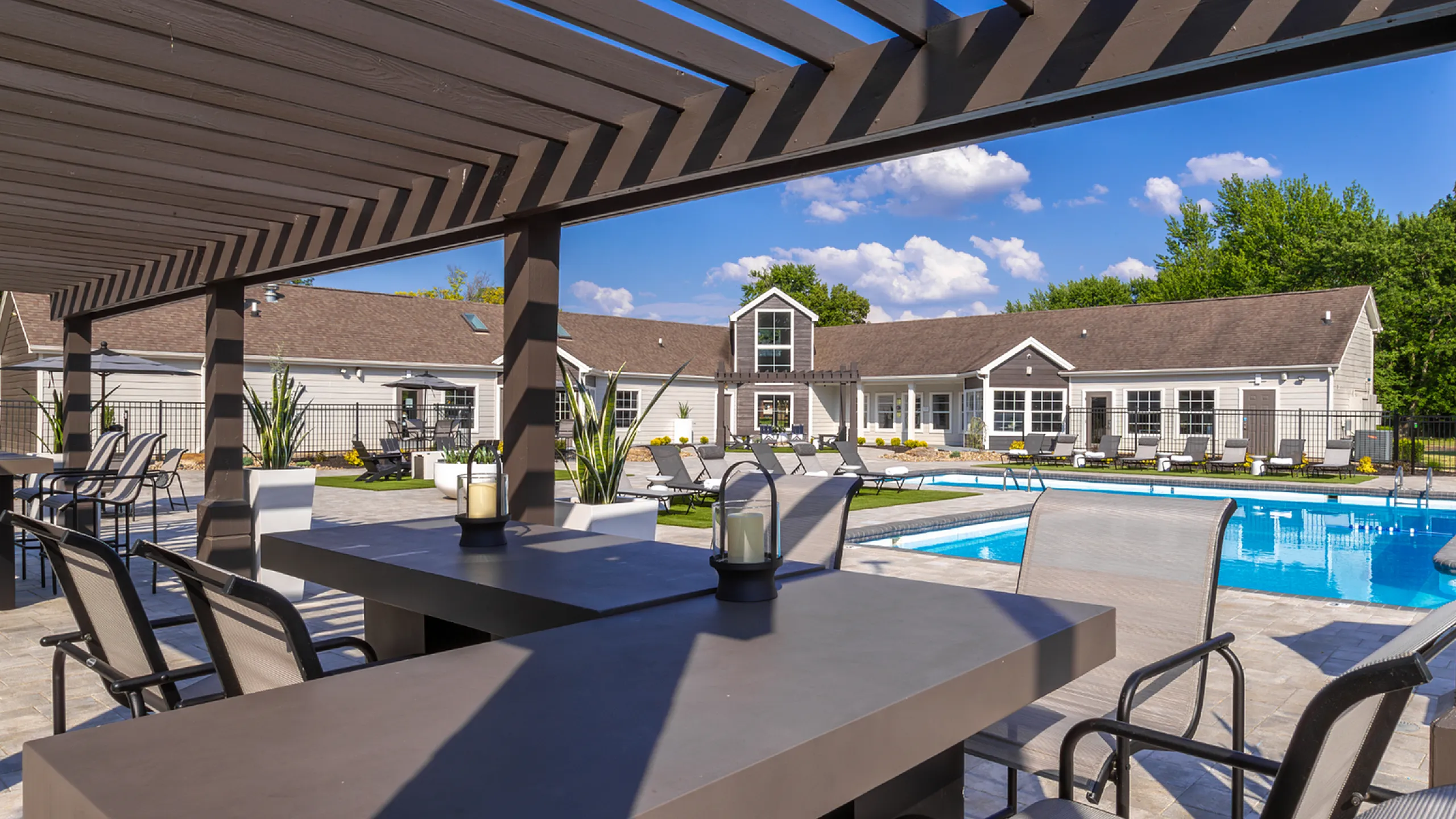 Onyx Apartments | Urbana, IL