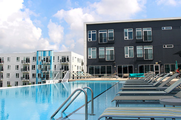 Image of Rooftop Infinity Pool with Sundeck and City Skyline Views for Artistry Indy
