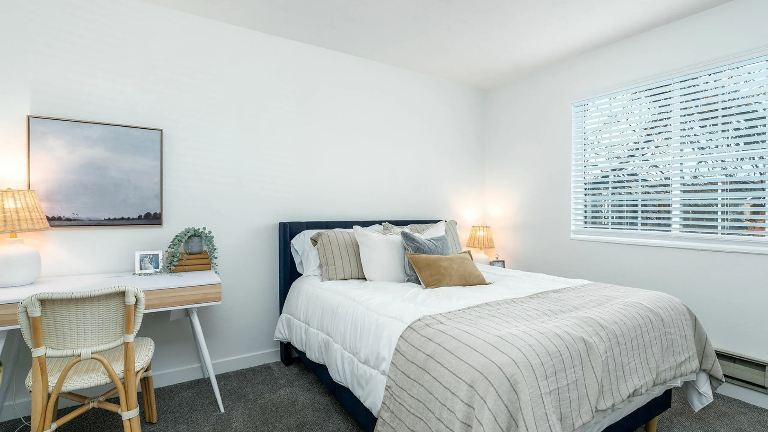 Cambridge Apartments Bedroom