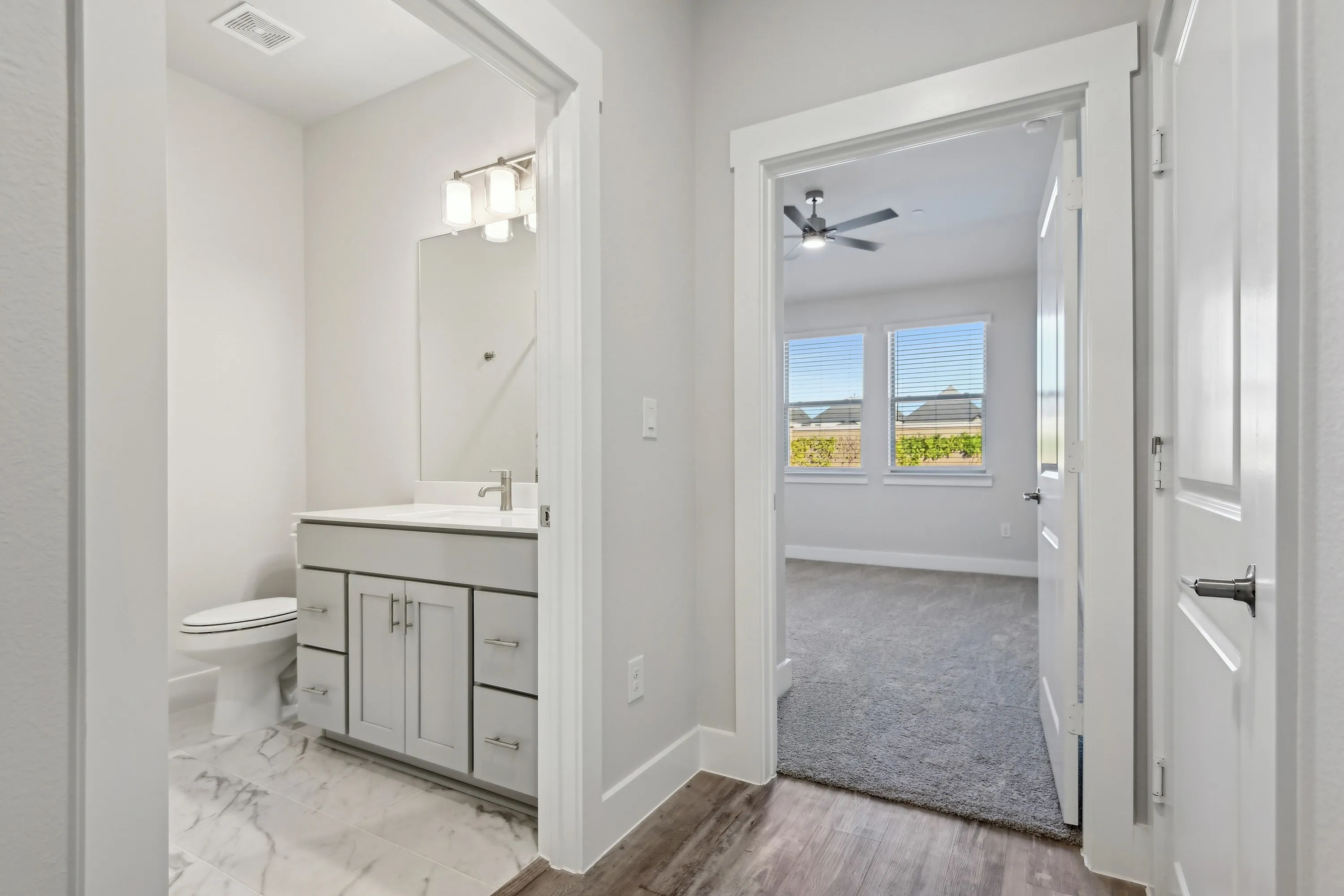 bathroom next to guest bedroom