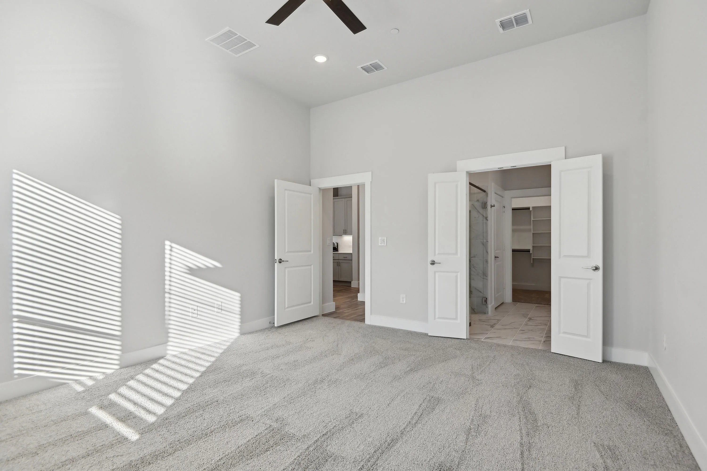 bedroom with carpet