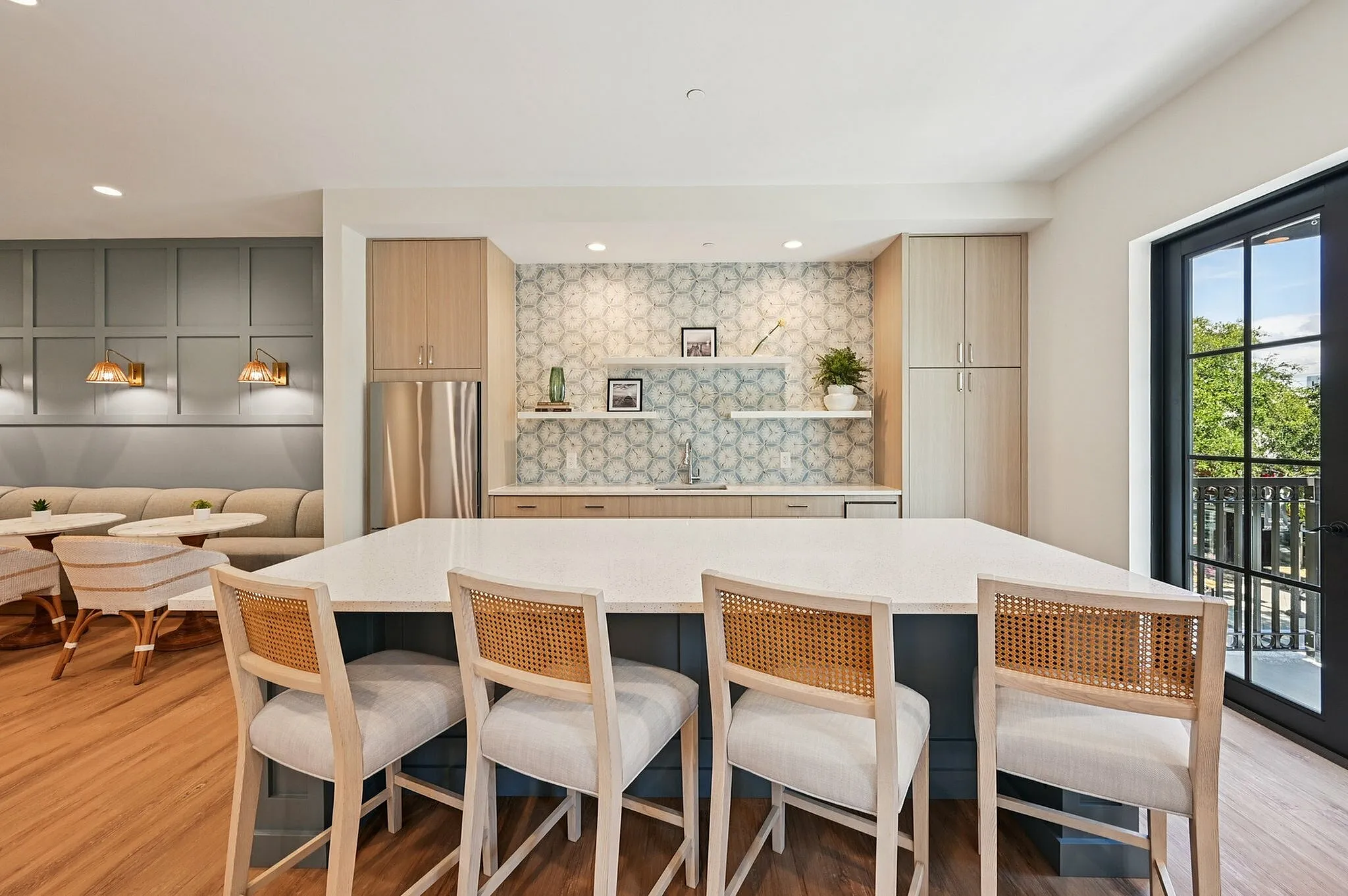 Clubroom with an island and chairs