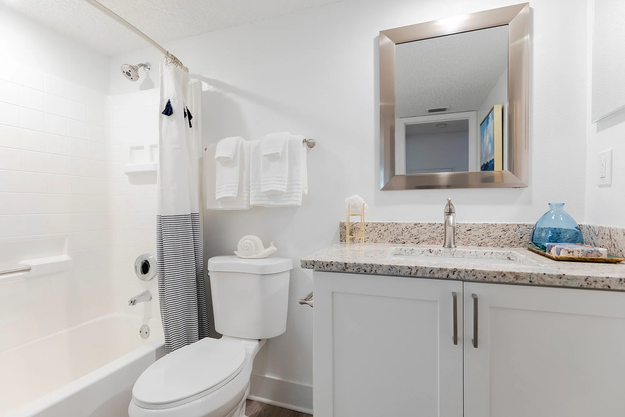 Bathroom with shower/tub combo