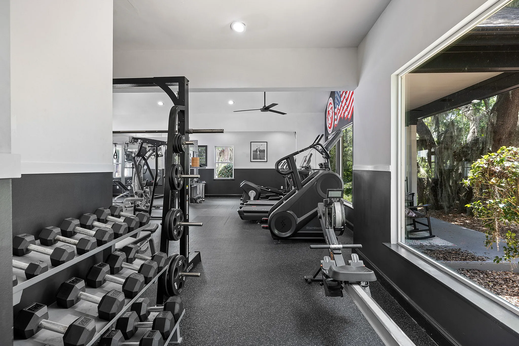 Fitness center with cardio equipment, machines and free weights