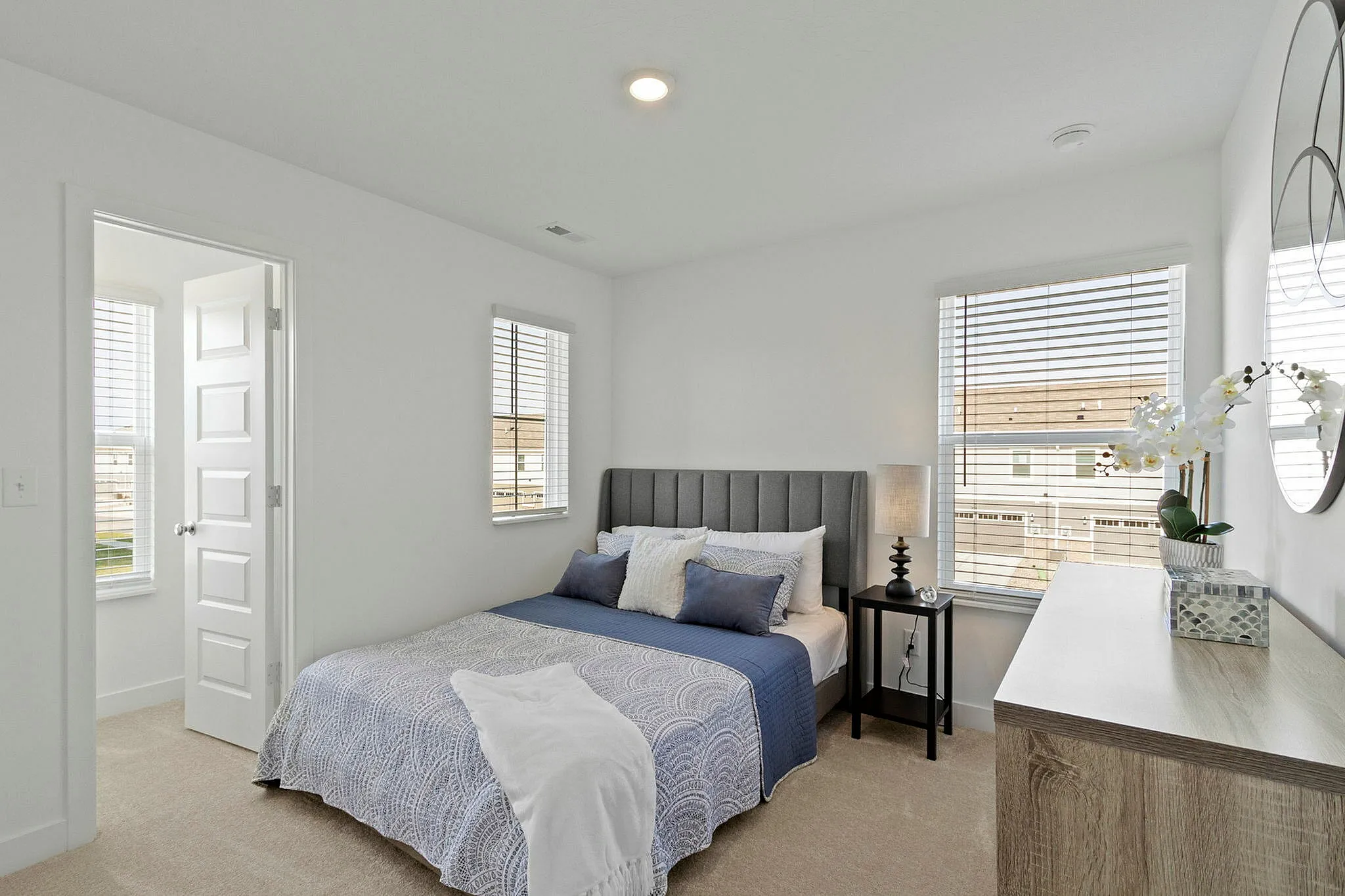 Guest bedroom with walk-in closet