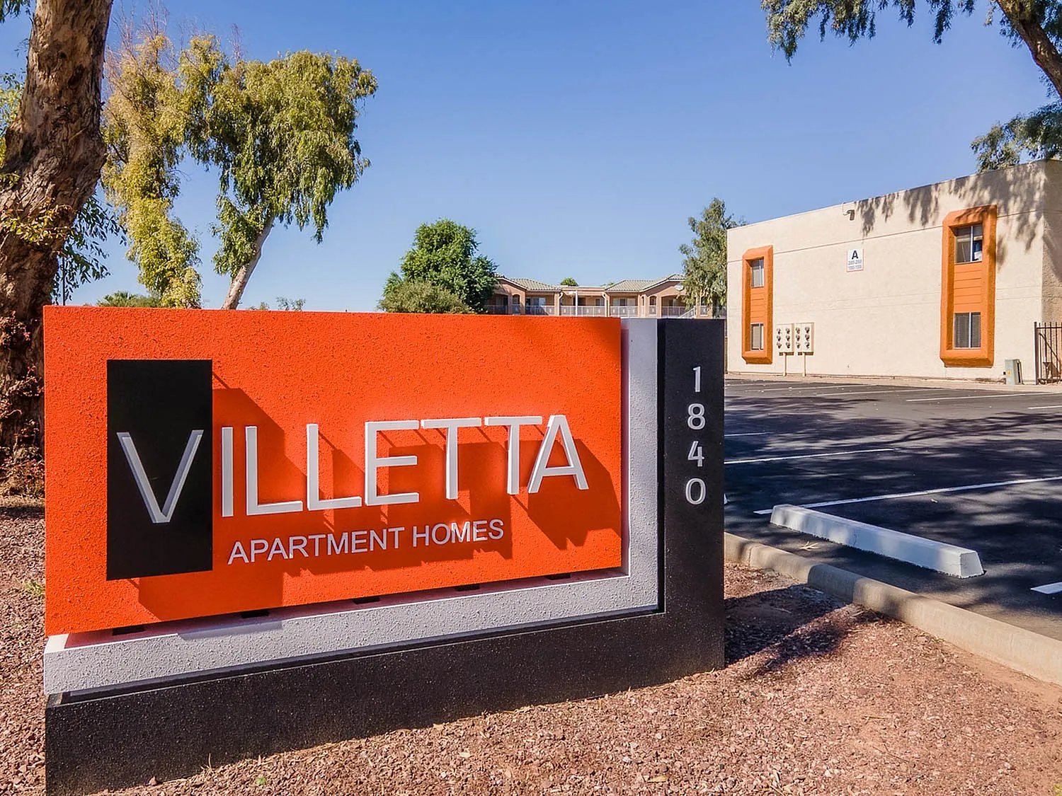 villetta monument sign