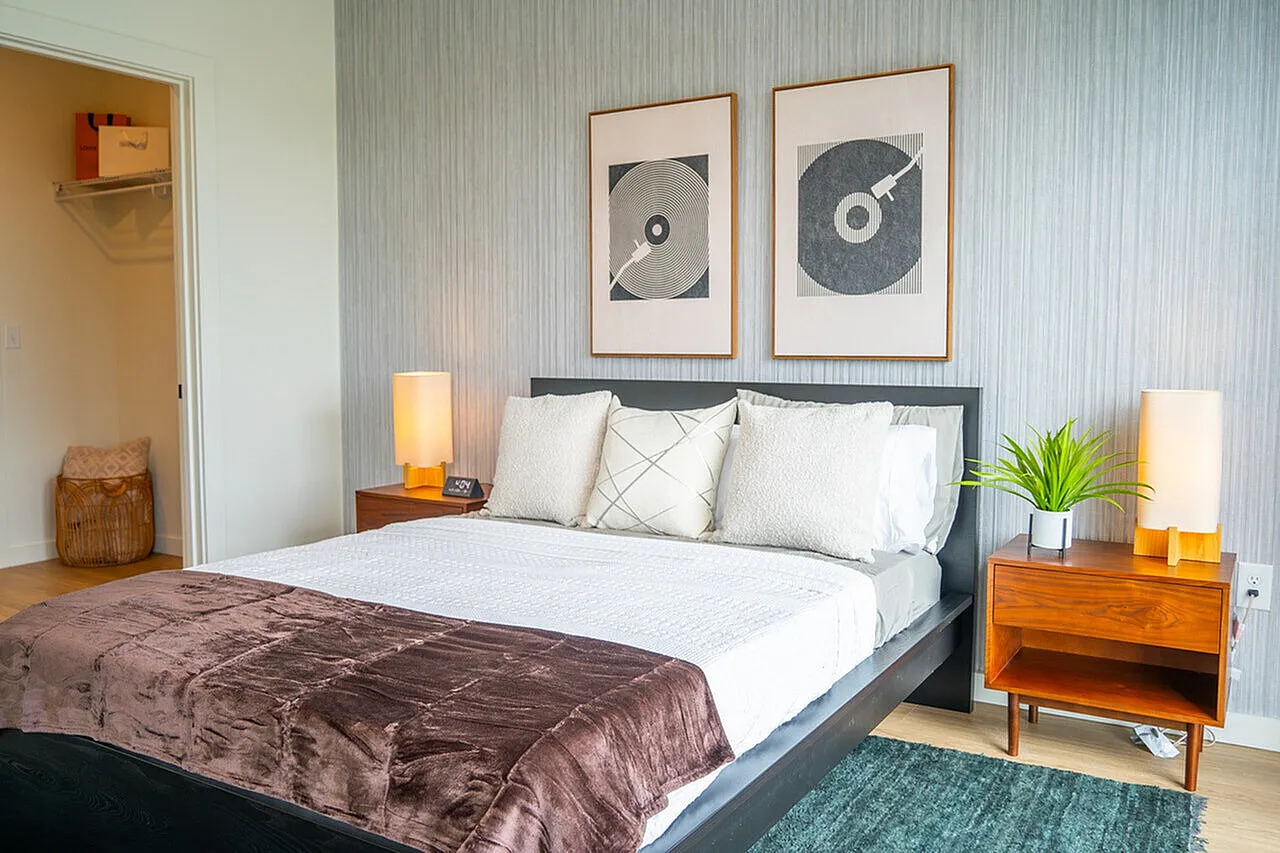 bedroom with accent wall