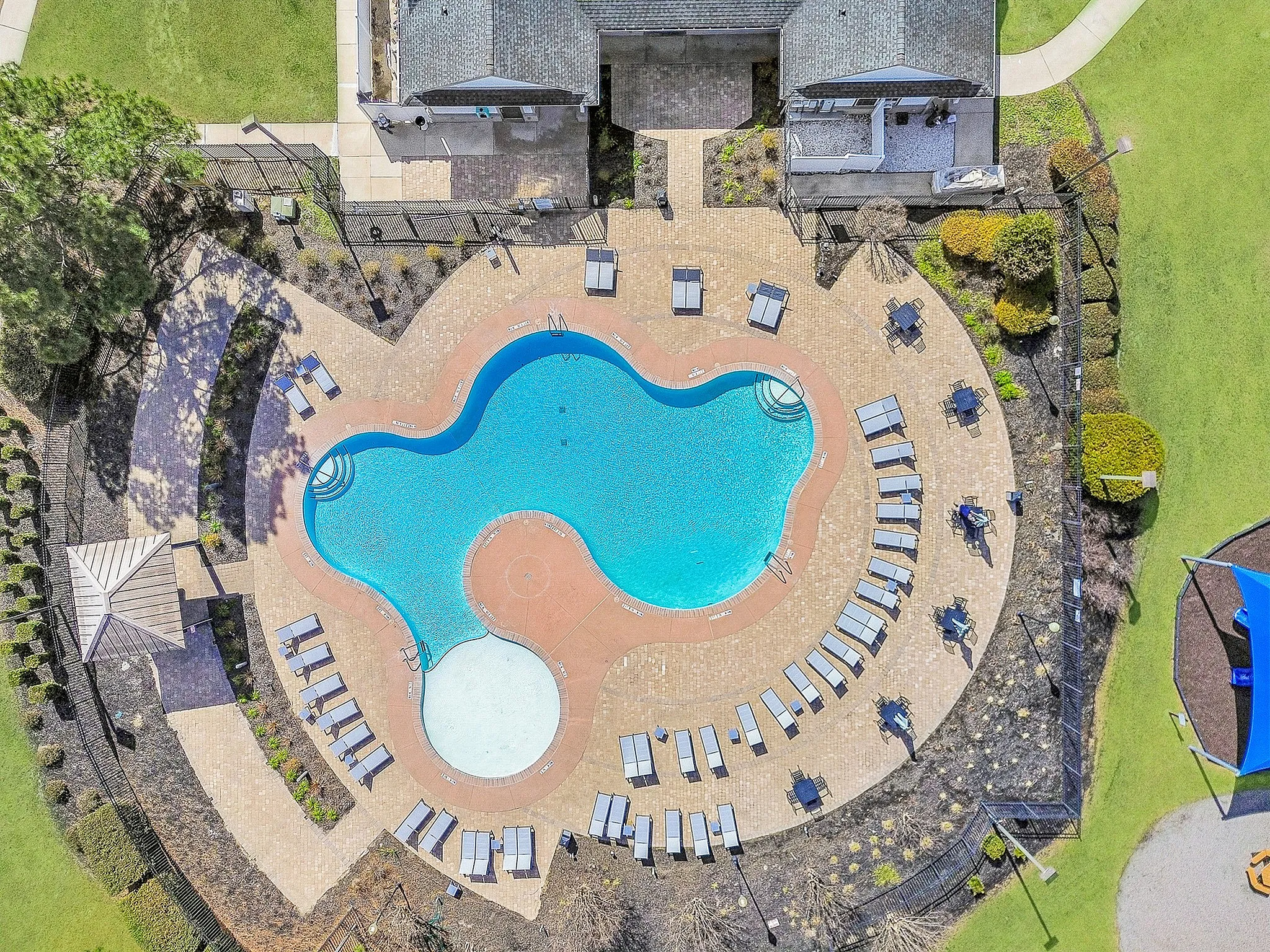 drone of community