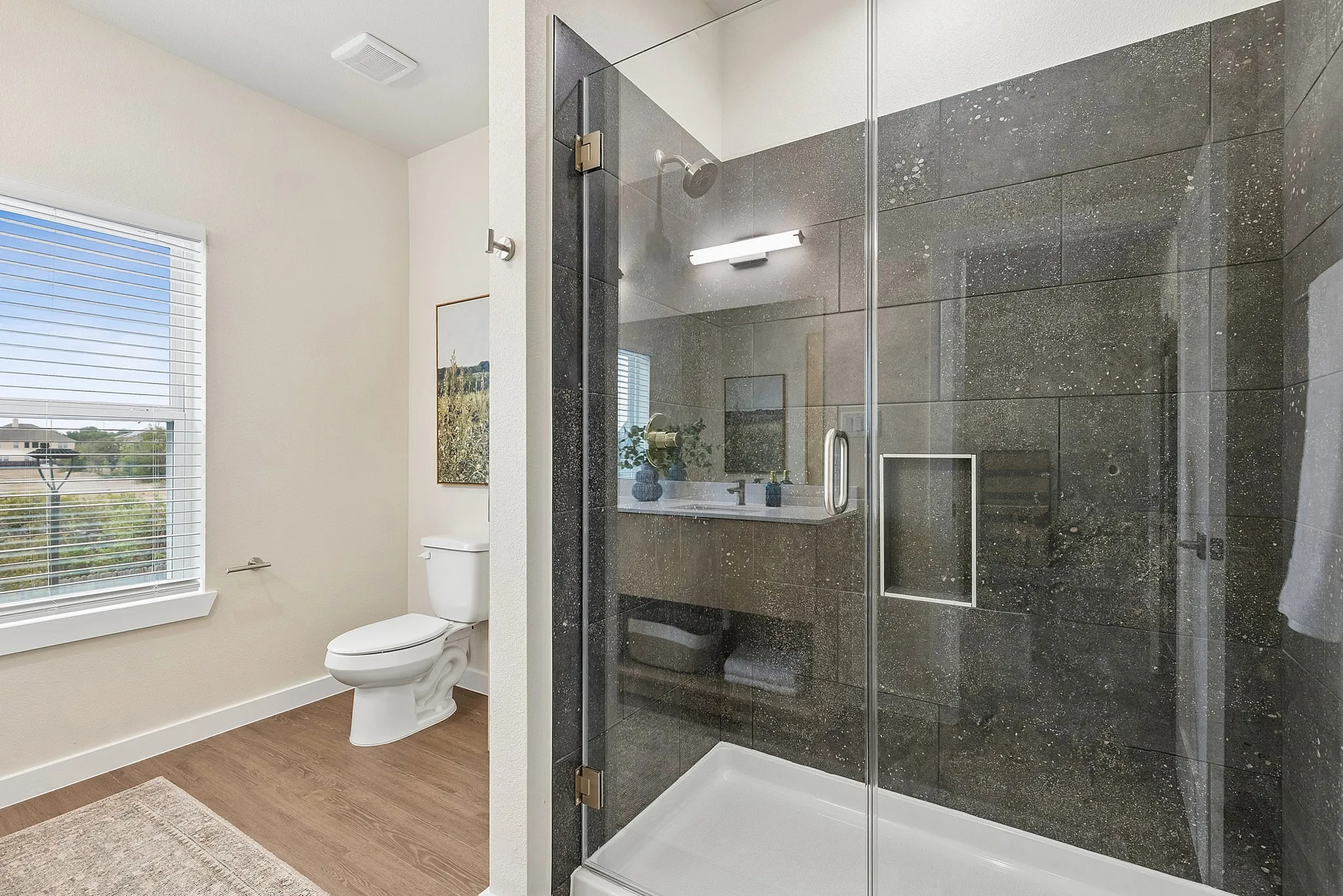 Lone Oak Homes - Modern Bathroom