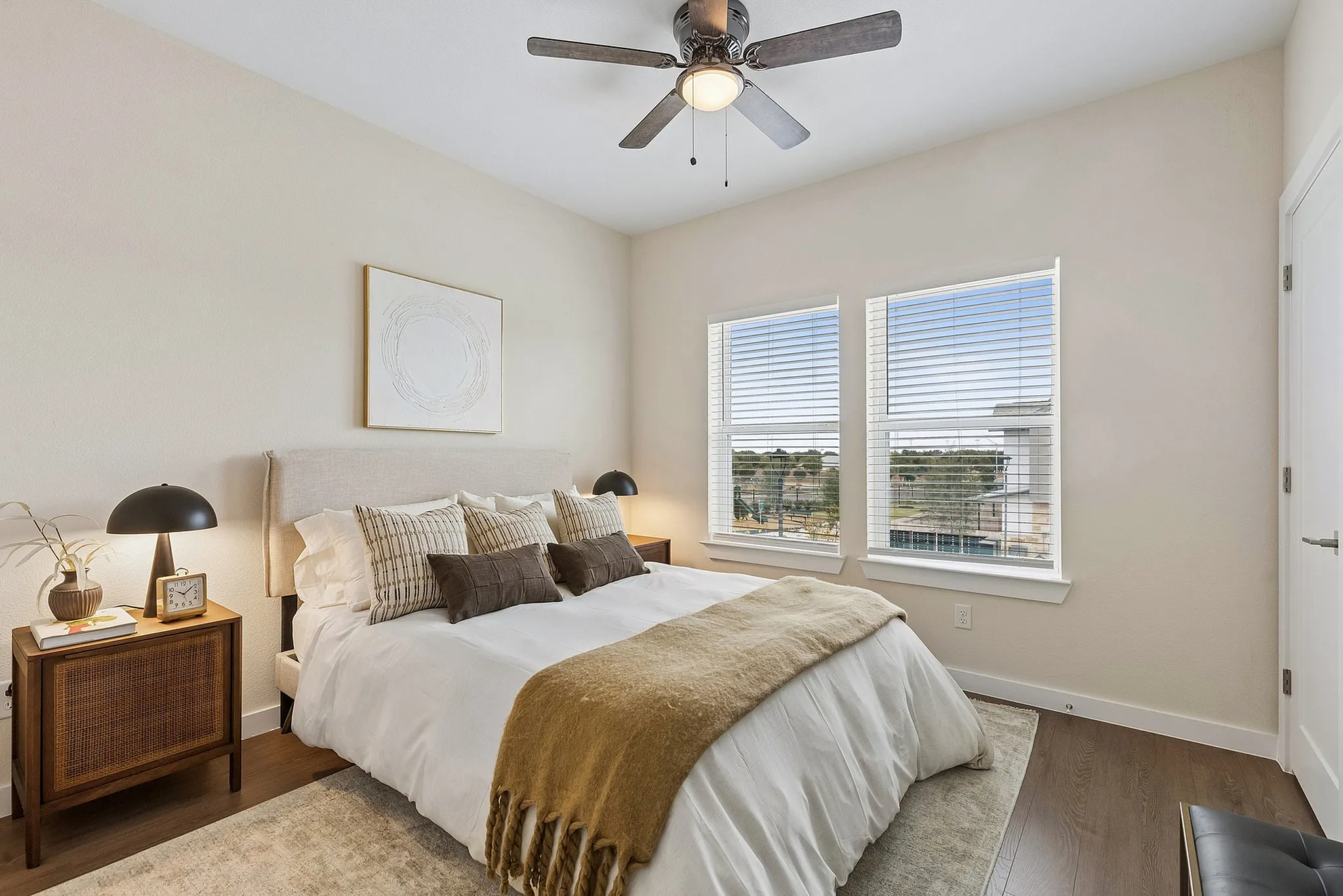 Lone Oak Homes - Cozy Bedroom