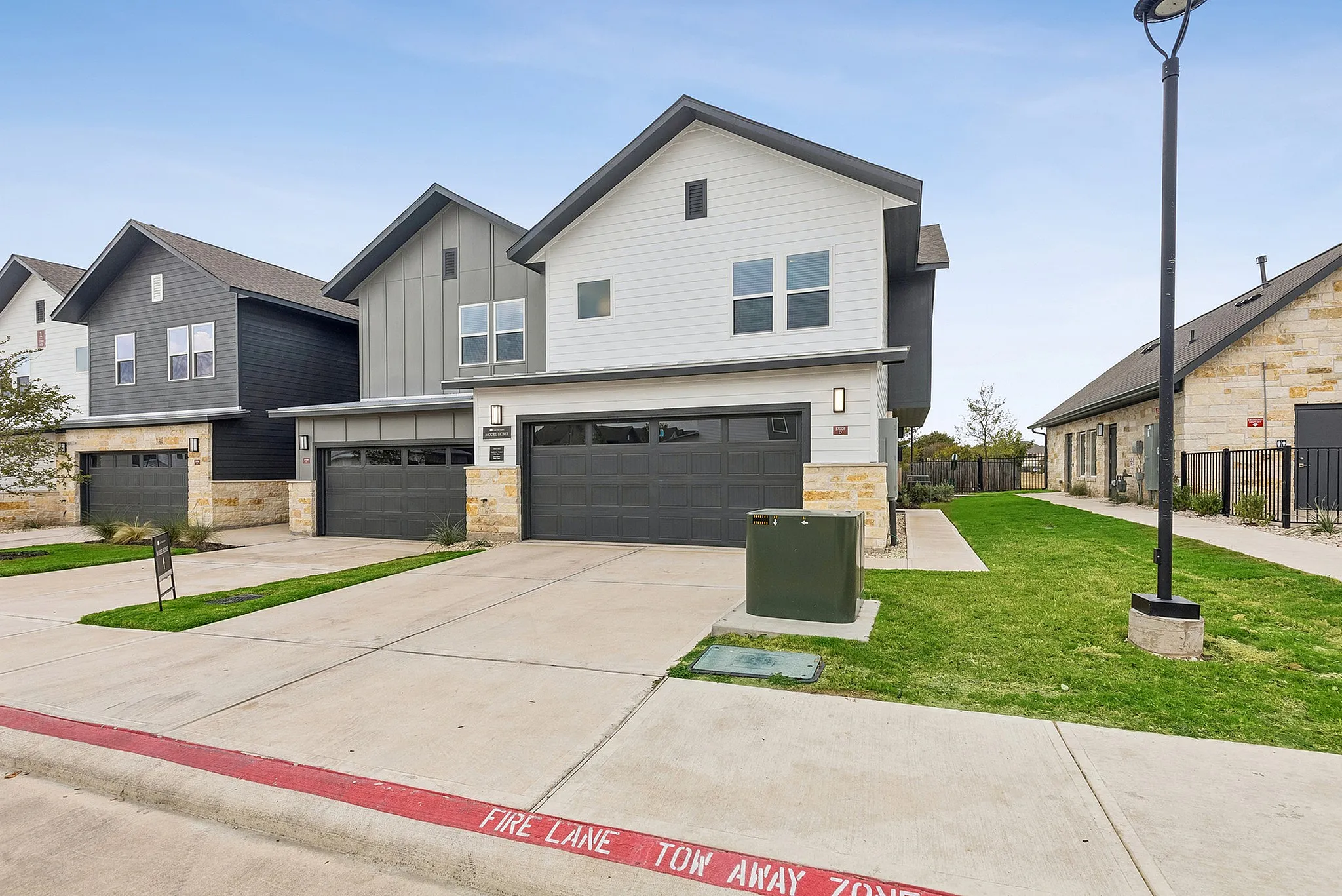 Lone Oak Homes - Modern Duplex