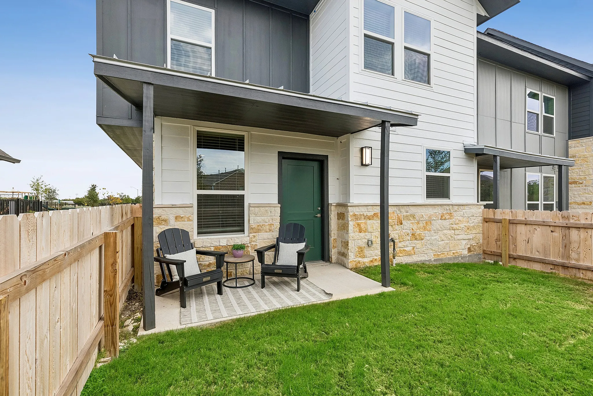 Lone Oak Homes - Cozy Patio