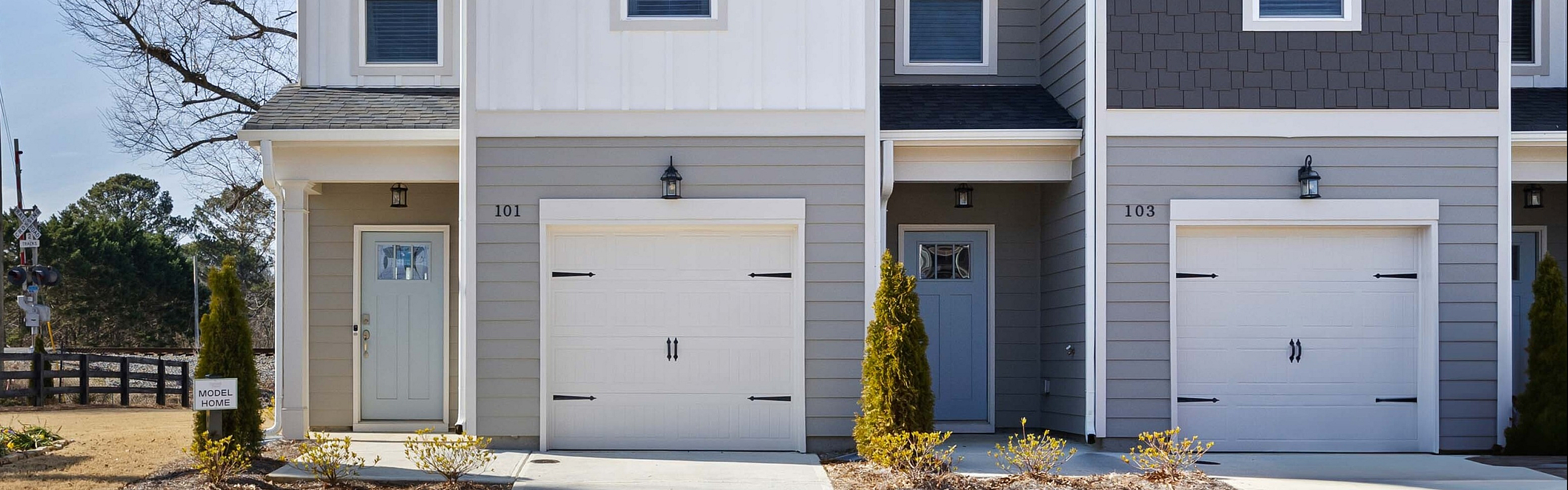 Cloverleaf Station - Townhouse Exterior