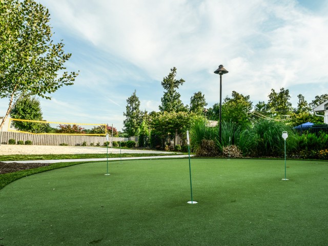 Image of Putting Green for Independence Place Prince George