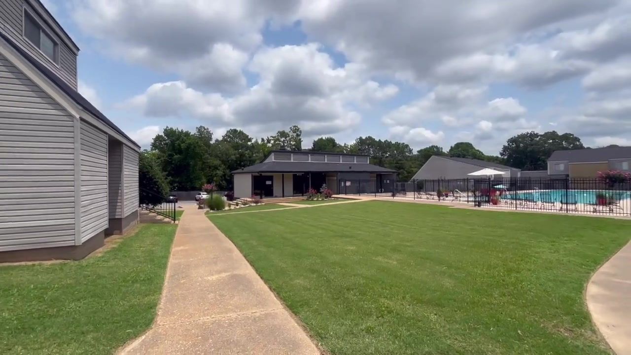 Outdoor Area & Dog Bark