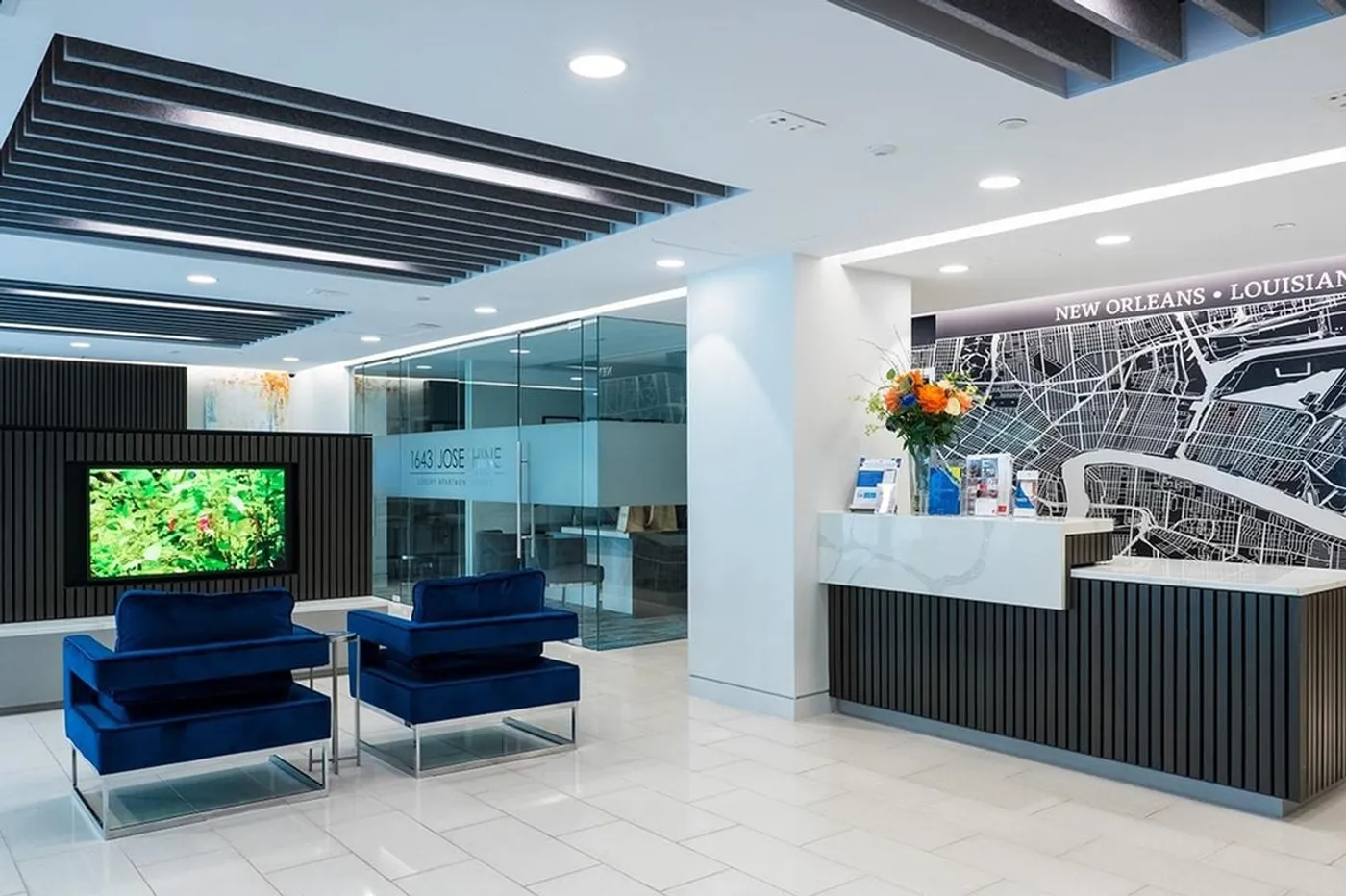 Lobby and leasing center