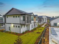 View of exterior of community wiht balconies