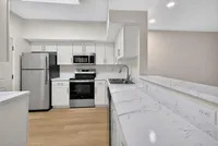SIGNATURE PACKAGE Kitchen | Updated Finishes
