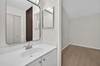 SIGNATURE PACKAGE Bathroom | Updated Finishes
