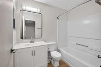 SIGNATURE PACKAGE Bathroom | Updated Finishes