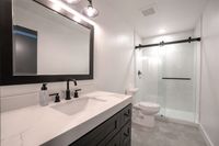 Fresh and practical bathroom