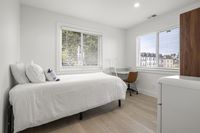 Fully furnished single room with natural light