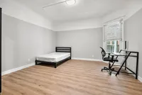 Large single bedroom