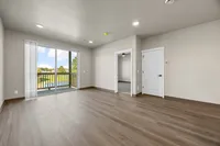 220_Rapids_Square_Unit_202-10