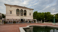 With a variety of options to suit all tastes and dietary preferences, Morristown’s restaurants are the perfect destination for a romantic dinner, family outing, or a night out with friends. Plus, many are just steps away, making it easy to explore and enjoy the local flavors!