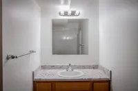 Juno - Bathroom