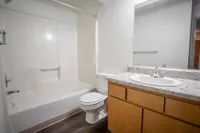 Rhea - Bathroom