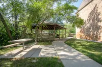 Ashton Lake Apartments