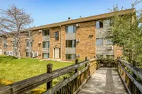 Ashton Lake Apartments