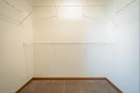 Cranbrook - Walk-in Closet