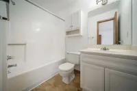 Eventide - Bathroom 2