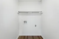 Brighton - Walk-in Closet