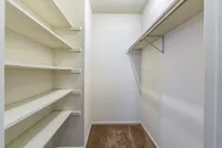 Devon - Walk-in Closet