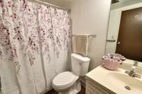 Grove - Bathroom