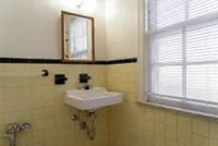 Bungalow - Bathroom