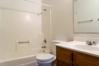 Elston - Bathroom