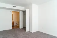 Manchester Premium - Bedroom 1