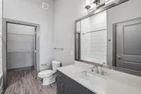 Lenox - Bathroom 2