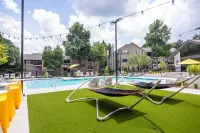 pool chamblee